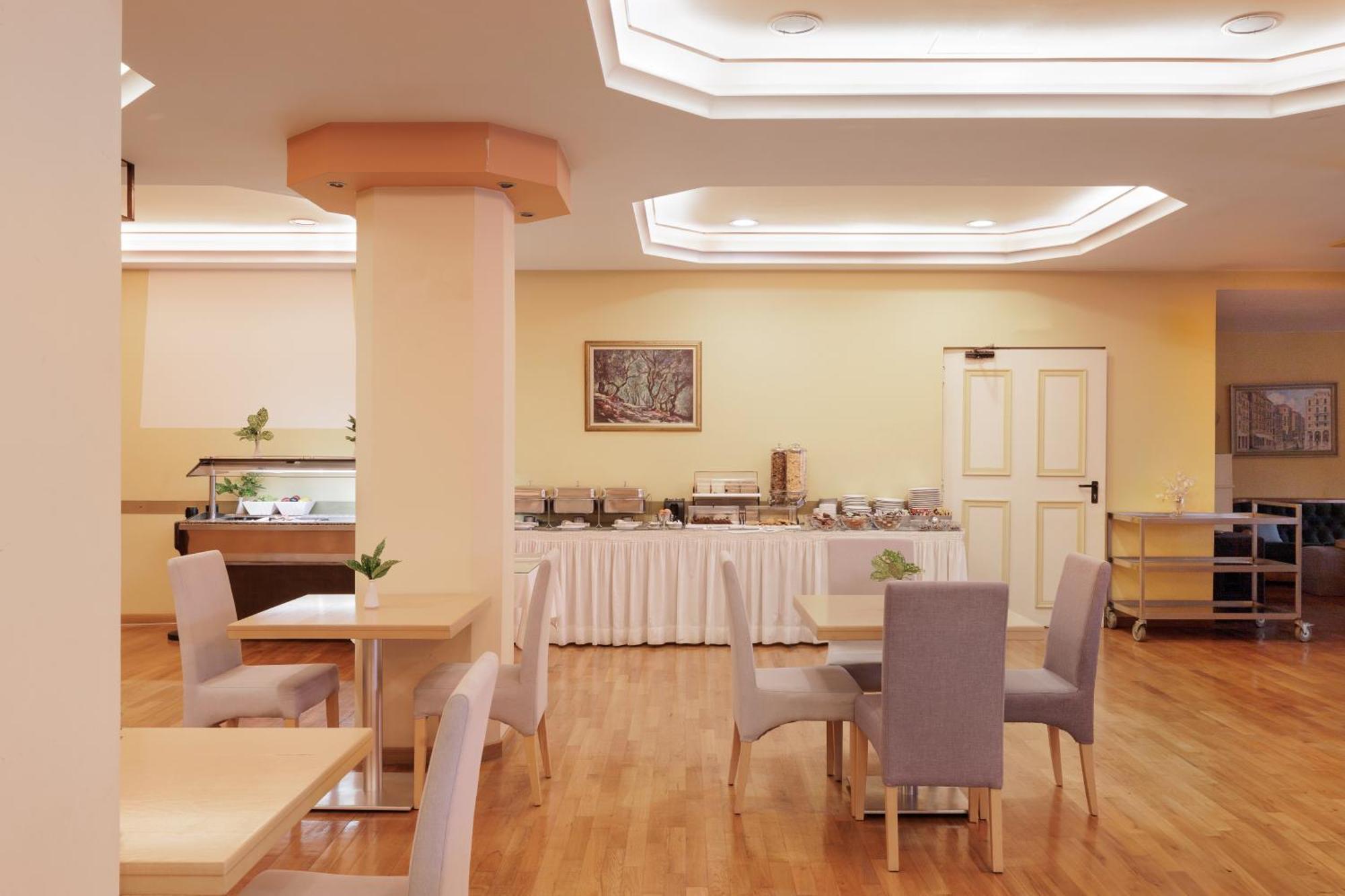 Louvre Hotel Гувія Екстер'єр фото