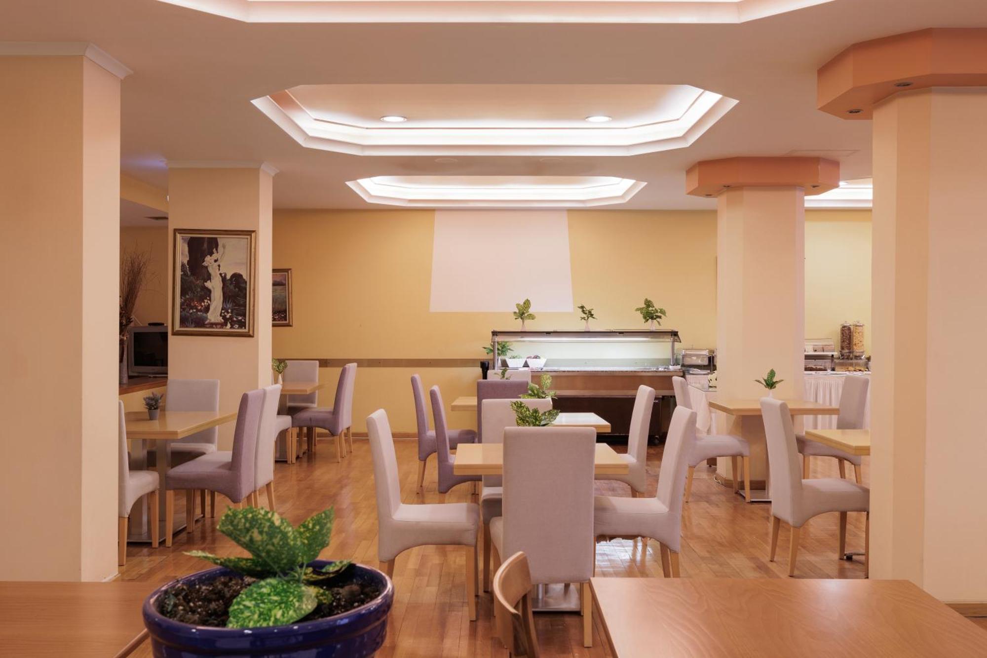 Louvre Hotel Гувія Екстер'єр фото
